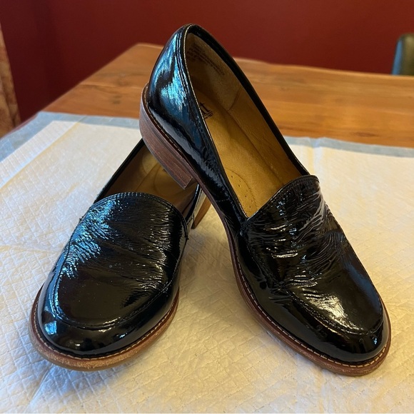 SOFFT Napoli Patent Leather Loafers Size 7M Black Classic and Elegant - Picture 1 of 12